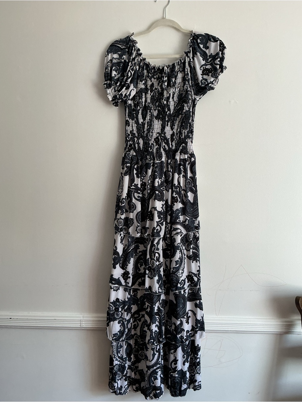 Black & White Paisley Puff-Sleeve Maxi Dress